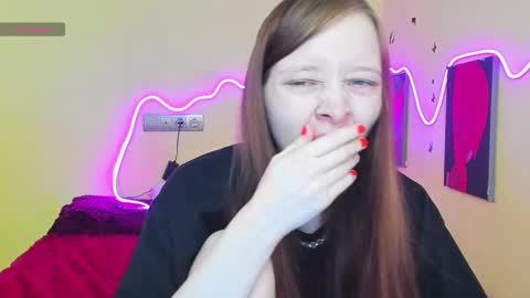 Snapshot of alicehariss chatting on 09.19.25 Alie online show from 09.19.25