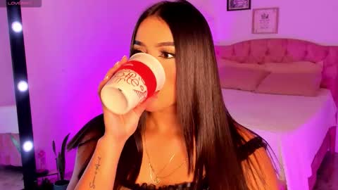 Snapshot of alicekiing_ chatting on 11.11.25 ALICEKIING online show from 11.11.25