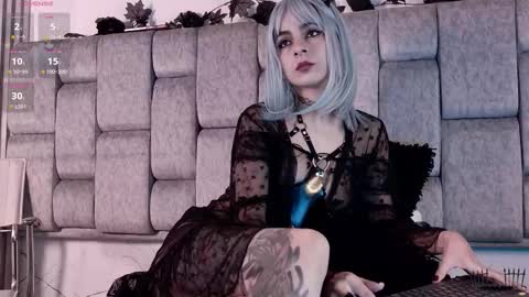 Snapshot of alicenoir_ chatting on 11.18.25 alicenoir_ online show from 11.18.25