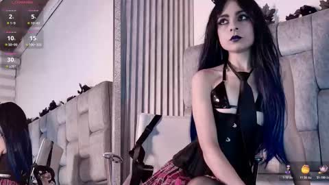 Snapshot of alicenoir_ chatting on 11.19.25 alicenoir_ online show from 11.19.25