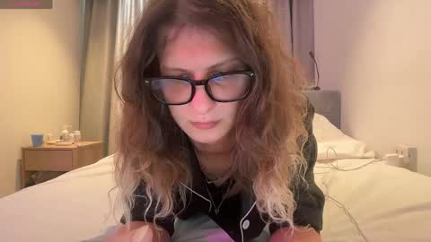 AlicePinkhead online show from 04.10.26
