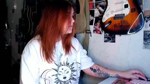 Snapshot of alicewinchesterr chatting on 12.02.24 Alice online show from 12.02.24