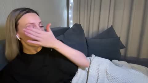 Snapshot of alicewonders_ chatting on 12.09.24 Alice online show from 12.09.24