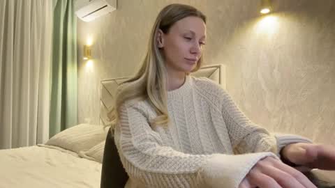 Snapshot of alicewonders_ chatting on 02.01.25 Alice online show from 02.01.25