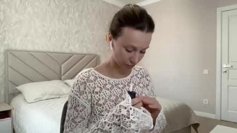 Snapshot of alicewonders_ chatting on 02.18.25 Alice online show from 02.18.25