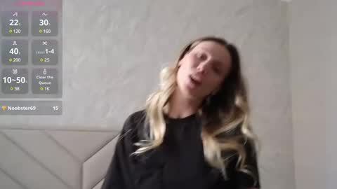 Snapshot of alicewonders_ chatting on 03.10.25 Alice online show from 03.10.25