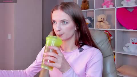 Alicia Adams online show from 01.06.26