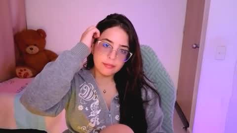 Snapshot of alicia_hotxx chatting on 03.18.26 alison online show from 03.18.26