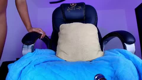 Alicia Kyse  online show from 04.30.26