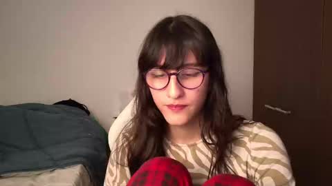 Snapshot of alicia_love29 chatting on 12.11.24 Alice online show from 12.11.24