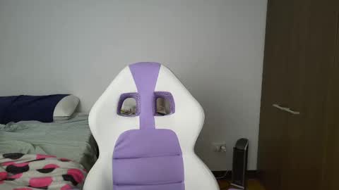 Snapshot of alicia_love29 chatting on 12.20.24 Alice online show from 12.20.24