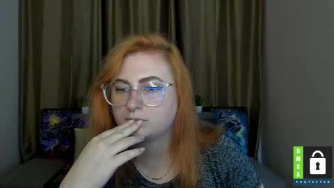 Snapshot of alicia_side_red chatting on 09.16.25 Alicia online show from 09.16.25