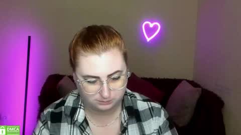 Snapshot of alicia_side_red chatting on 09.21.25 Alicia online show from 09.21.25