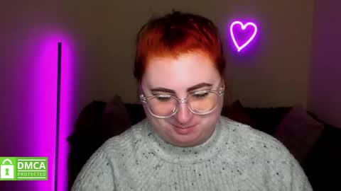 Snapshot of alicia_side_red chatting on 09.27.25 Alicia online show from 09.27.25