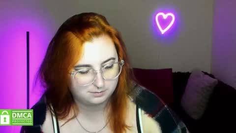 Snapshot of alicia_side_red chatting on 10.07.25 Alicia online show from 10.07.25