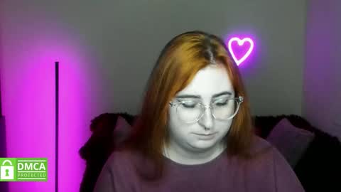 Snapshot of alicia_side_red chatting on 10.19.25 Alicia online show from 10.19.25