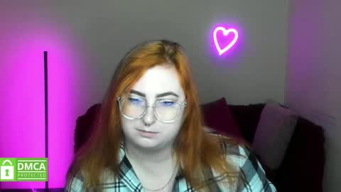 Snapshot of alicia_side_red chatting on 10.24.25 Alicia online show from 10.24.25