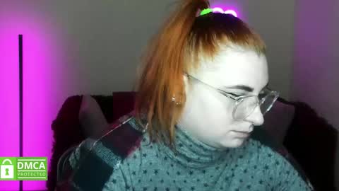 Snapshot of alicia_side_red chatting on 11.14.25 Alicia online show from 11.14.25