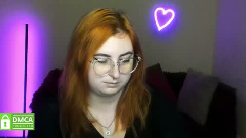 Snapshot of alicia_side_red chatting on 11.19.25 Alicia online show from 11.19.25