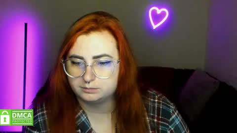 Snapshot of alicia_side_red chatting on 11.28.25 Alicia online show from 11.28.25