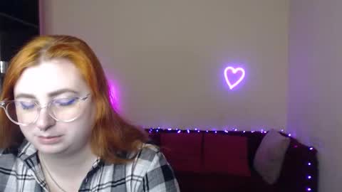 Snapshot of alicia_side_red chatting on 12.15.25 Alicia online show from 12.15.25