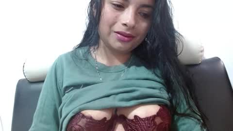 Snapshot of alicia_va chatting on 03.12.26 Alice online show from 03.12.26