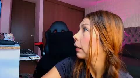 Snapshot of alicia_wonder_dl chatting on 06.25.26 Ali online show from 06.25.26