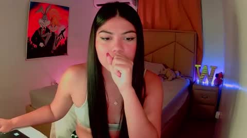 Snapshot of aliciabiden chatting on 01.10.25 aliciabiden online show from 01.10.25