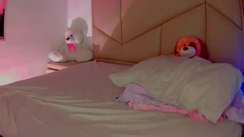 Snapshot of aliciabiden chatting on 01.16.25 aliciabiden online show from 01.16.25