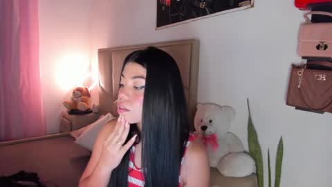 Snapshot of aliciabiden chatting on 09.12.25 aliciabiden online show from 09.12.25