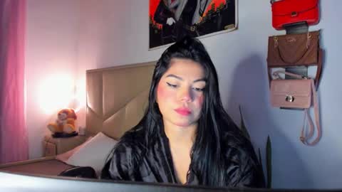 Snapshot of aliciabiden chatting on 09.15.25 aliciabiden online show from 09.15.25