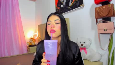 Snapshot of aliciabiden chatting on 10.02.25 aliciabiden online show from 10.02.25