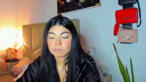 Snapshot of aliciabiden chatting on 10.20.25 aliciabiden online show from 10.20.25