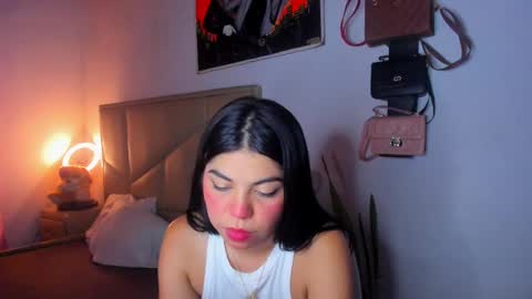 Snapshot of aliciabiden chatting on 11.09.25 aliciabiden online show from 11.09.25