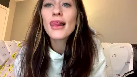 Snapshot of aliciacolette123 chatting on 11.25.25 teacherspet69 online show from 11.25.25