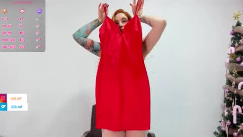 Snapshot of aliciakozlov chatting on 12.15.25 aliciakozlov online show from 12.15.25