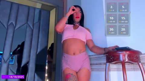 Snapshot of aliciamoorex chatting on 10.20.25 Alicia  online show from 10.20.25