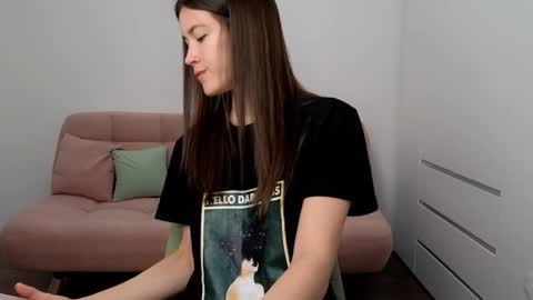 Snapshot of alicianoveli chatting on 12.17.24 alicianoveli online show from 12.17.24