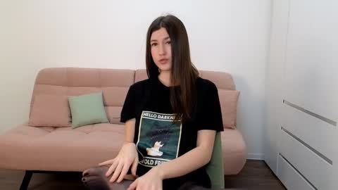 Snapshot of alicianoveli chatting on 01.06.25 alicianoveli online show from 01.06.25