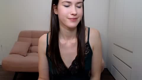 Snapshot of alicianoveli chatting on 01.09.25 alicianoveli online show from 01.09.25