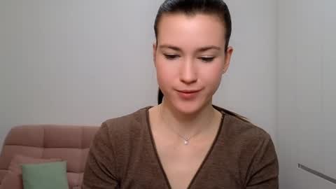 Snapshot of alicianoveli chatting on 01.18.25 alicianoveli online show from 01.18.25