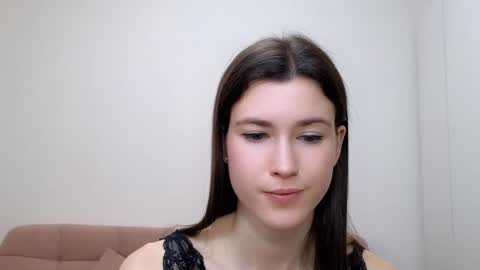 Snapshot of alicianoveli chatting on 01.28.25 alicianoveli online show from 01.28.25