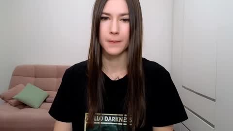 Snapshot of alicianoveli chatting on 02.04.25 alicianoveli online show from 02.04.25