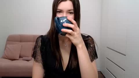 Snapshot of alicianoveli chatting on 02.10.25 alicianoveli online show from 02.10.25