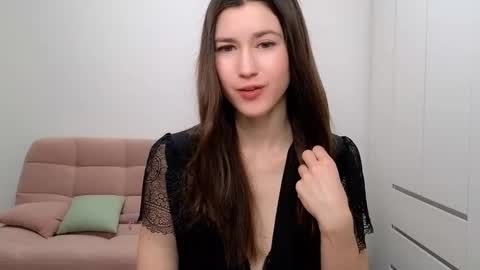 Snapshot of alicianoveli chatting on 02.18.25 alicianoveli online show from 02.18.25