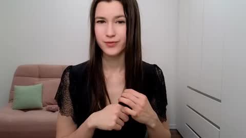 Snapshot of alicianoveli chatting on 02.18.25 alicianoveli online show from 02.18.25