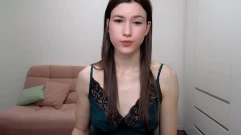 Snapshot of alicianoveli chatting on 02.19.25 alicianoveli online show from 02.19.25