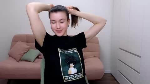 Snapshot of alicianoveli chatting on 02.26.25 alicianoveli online show from 02.26.25