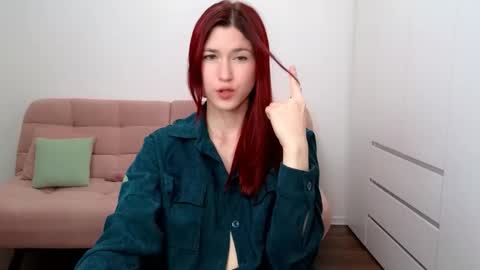 Snapshot of alicianoveli chatting on 09.19.25 alicianoveli online show from 09.19.25