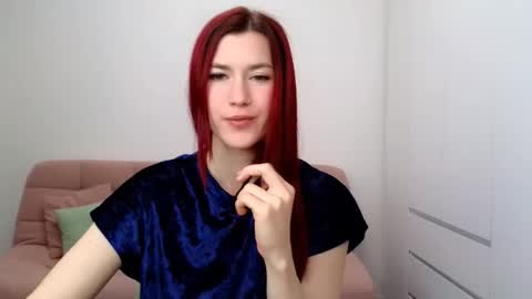 Snapshot of alicianoveli chatting on 09.20.25 alicianoveli online show from 09.20.25